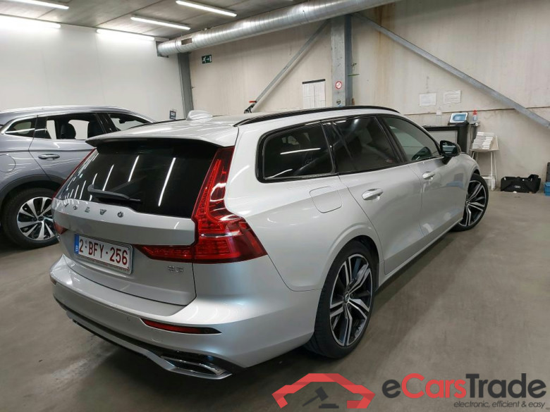 VOLVO - VOL V60 B3 163PK Geartronic R-Design With Nappa Leather Sport Seats & Winter & Intellisafe Surround & Tech & Park Assist Pack & 19 Inch Alloy  * PETROL * #2