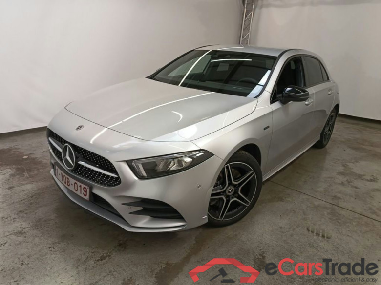 Mercedes-Benz A-Klasse A 250 e Business Solution 5d #1