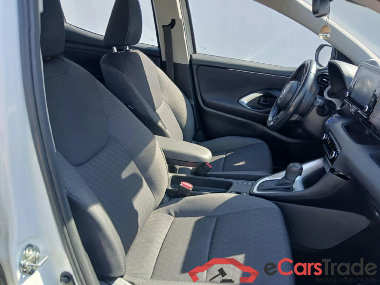 TOYOTA Yaris / 2020 / 5P / berlina con portón 1.5 120H Active Tech #6