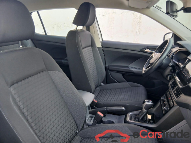 VOLKSWAGEN T-Cross / 2018 / 5P / todoterreno Advance 1.0 TSI 81kW (110CV) DSG (AC3) #6