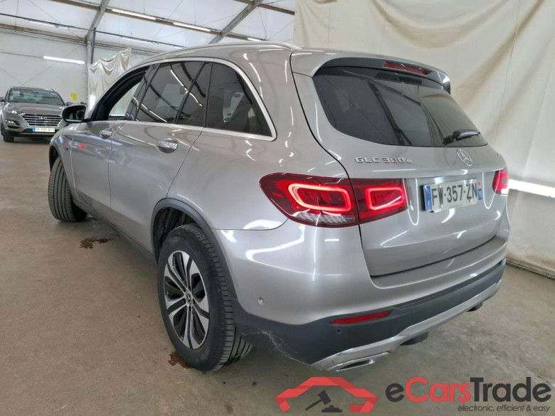 MERCEDES-BENZ GLC / 2019 / 5P / SUV GLC 300 e Business Line 4Matic #3