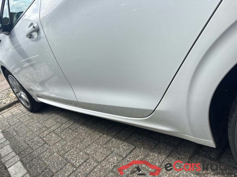 PEUGEOT 208 1.2 PureTech Signature #3