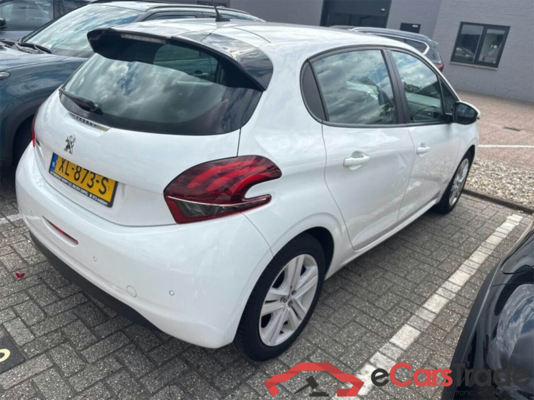 PEUGEOT 208 1.2 PureTech Signature #4