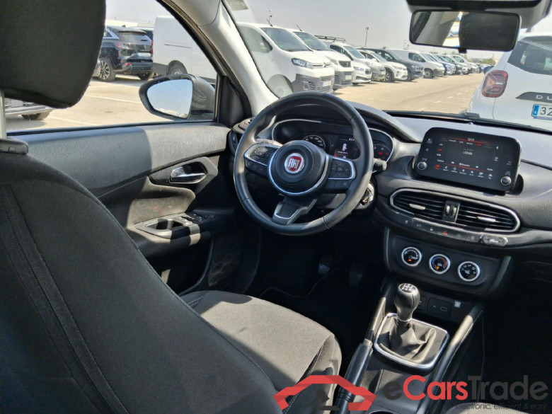FIAT Tipo / 2020 / 4P / sedán Sedan City Life 1.3 Mjet Diesel 70kW #3