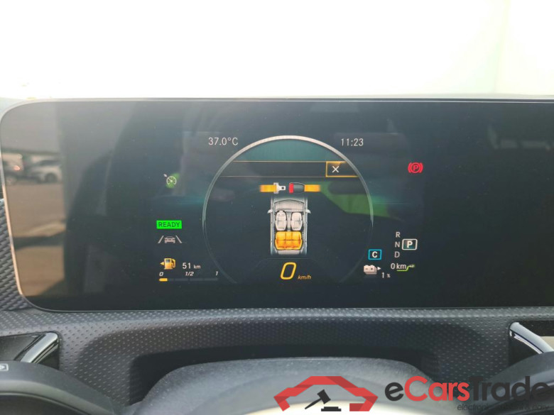 MERCEDES-BENZ Clase A / 2018 / 4P / sedán Sedán A 250 e #4