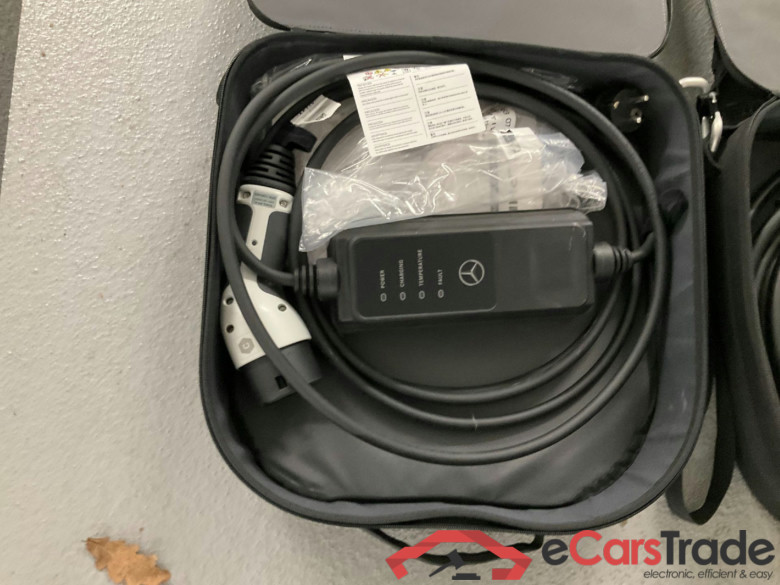 MERCEDES-BENZ C-Klasse C 300 e 9G-TRONIC AMG Line 4d 150kW #1