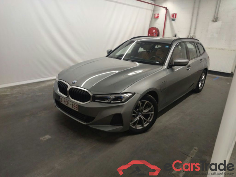 BMW 3 Reeks Touring 330e (215 kW) 5d
