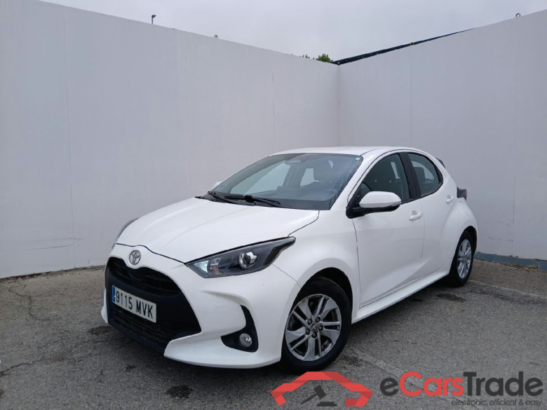 TOYOTA YARIS 1.5 120H Business Plus