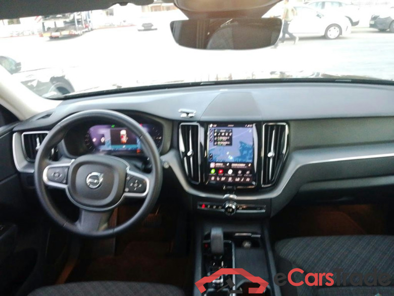 VOLVO XC60 2.0 T6 AWD Recharge Core Auto #3