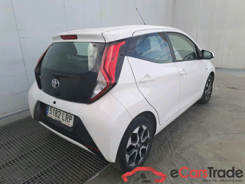 TOYOTA Aygo / 2018 / 5P / minicoche 1.0 70 x-play #2