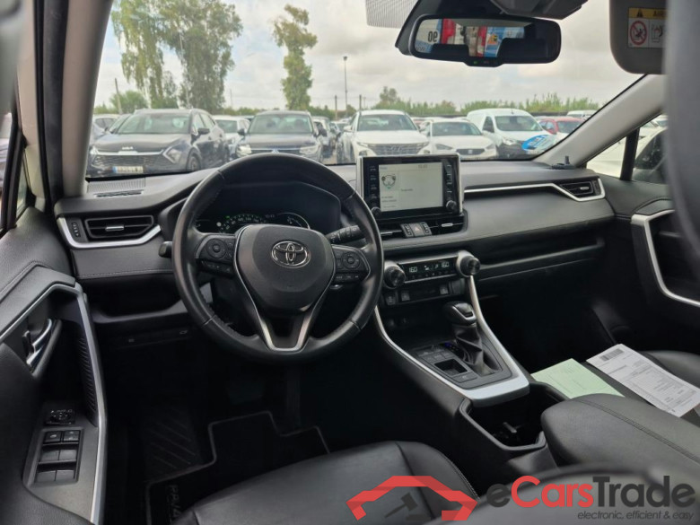 TOYOTA Rav4 / 2018 / 5P / todoterreno 2.5l 220H Advance #3