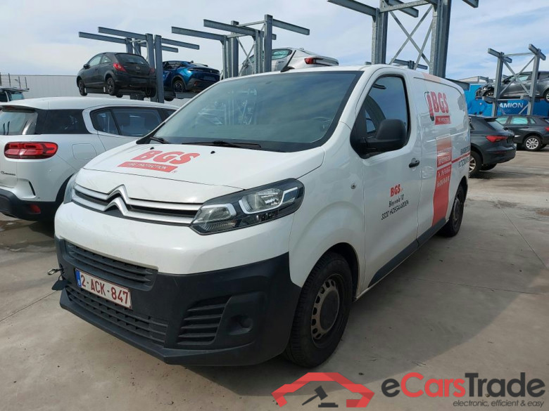 CITROËN - CIT JUMPY BlueHDi 120PK  Control        ***      NOCKENWELLE / STEUERKETTE  !   MOTORSCHADEN    -   CAMSHAFT CHAIN !  ENGINE OUT      ***         With Manual Clima