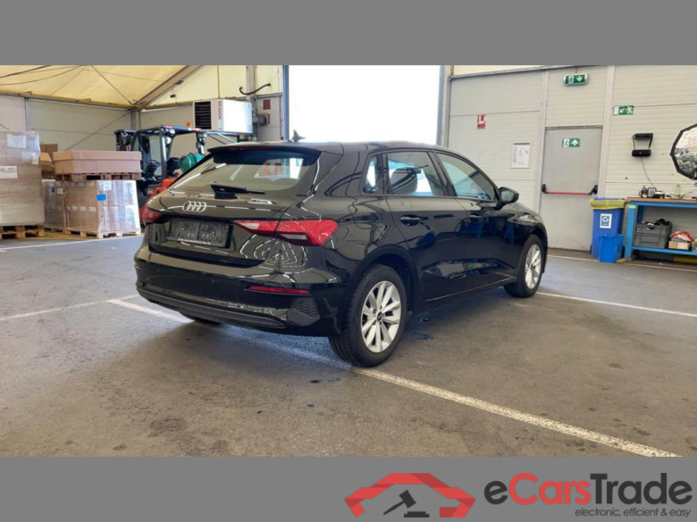 AUDI A3 Sportback 30 TFSI Attraction #4