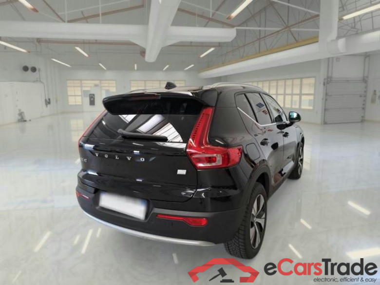 VOLVO XC40 / 2021 / 5P / SUV T4 RECHARGE PLUG-IN AUTO CORE #2