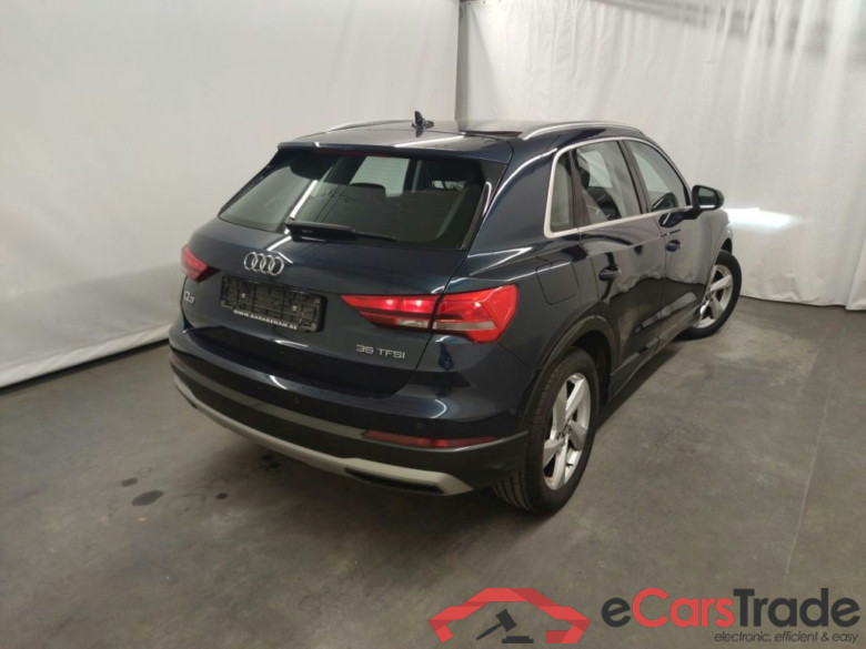Audi Q3 35 TFSI S tronic Advanced 5d #2