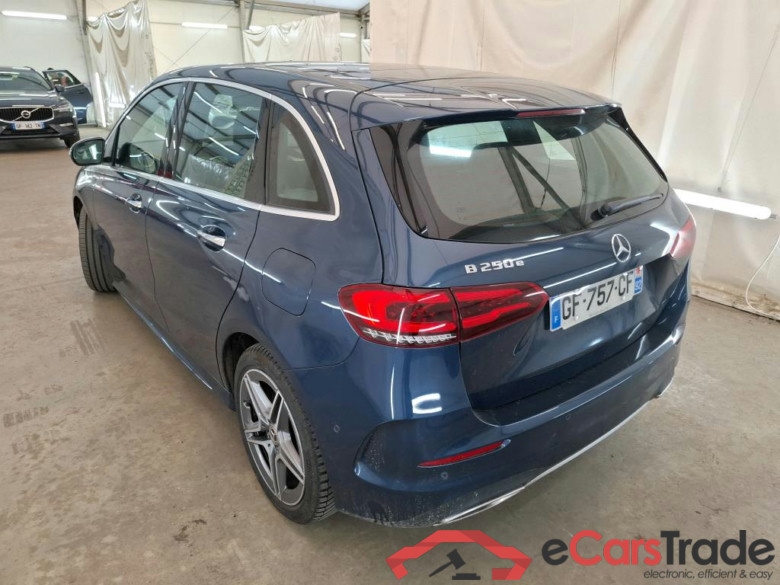 MERCEDES-BENZ Classe B / 2019 / 5P / monospace B 250e AMG Line Edition #3