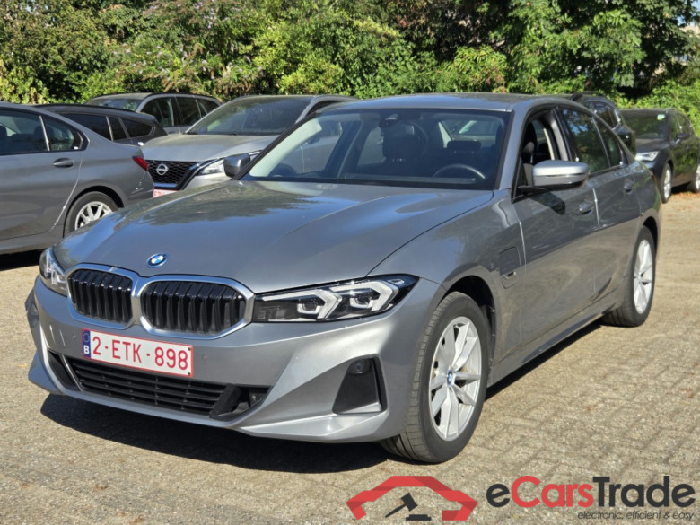 BMW 320e Plug-In Hybrid Aut. LED LC-Pro Navi-Pro KeylessGo Camera Klima PDC ...