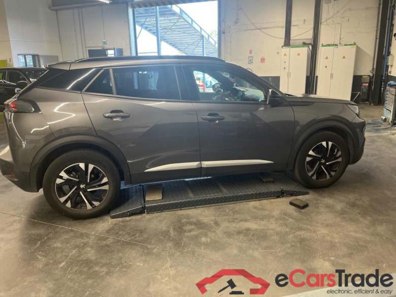 Peugeot 2008 Allure PureTech 1.2 130 S&S BVM6 #4