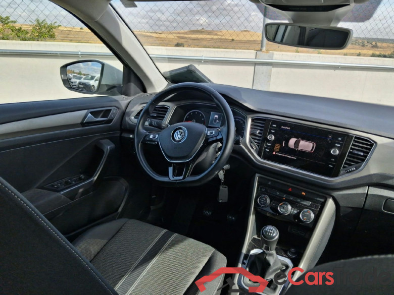 VOLKSWAGEN T-Roc / 2017 / 5P / todoterreno Advance 1.0 TSI 85kW (115CV) (CX) #4