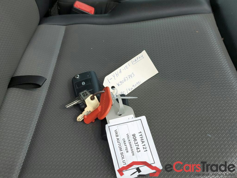 VOLKSWAGEN - VW  CRAFTER CHC TDI 140PK L4                   ***            TOTAL LOSS            ***                  Pack Cool & Sound &  Rear Camera #4