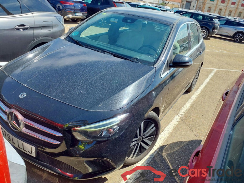 MERCEDES-BENZ Clase B / 2019 / 5P / monovolumen compacto B 180