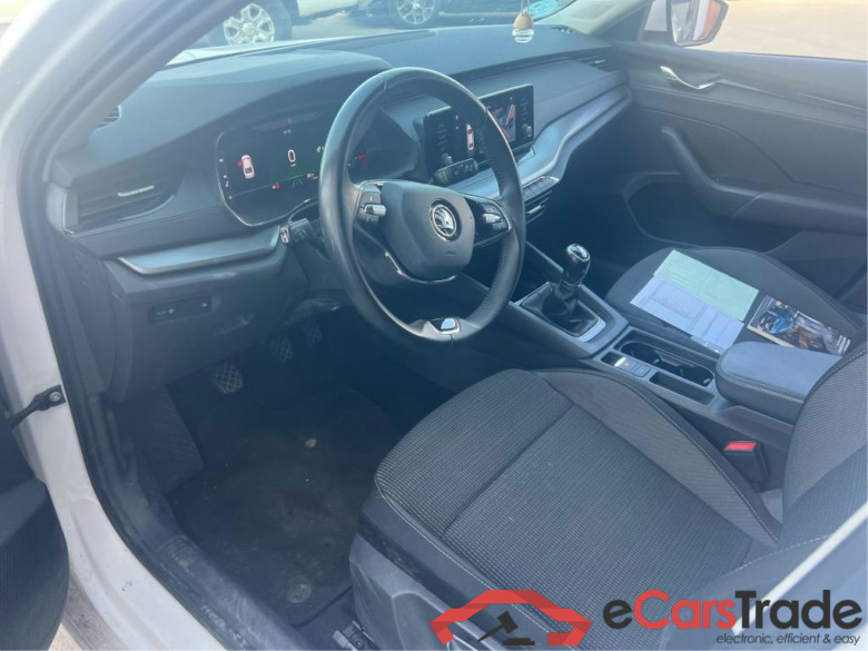SKODA Octavia / 2020 / 5P / berlina con portón 2.0 TDI 110kW (150CV) Manual Ambition #3