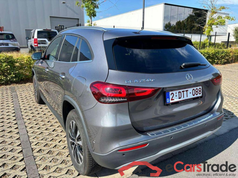MERCEDES-BENZ GLA PHEV (H247) GLA 250 e PHEV Luxury Line #4