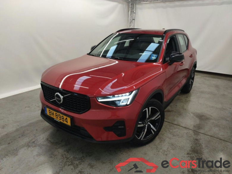 VOLVO XC40 - 2022 2.0 B3 163hp MHEV Plus Dark Design DCT 5d