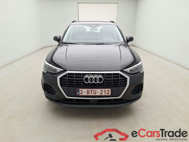 Audi, Q3 '18 PHEV, Audi Q3 45 TFSI e S tronic 5d #1