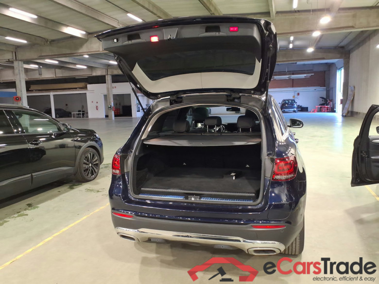 MERCEDES-BENZ GLC 2.0 GLC 300 DE 4MATIC 4WD BUS SOL AUTO
