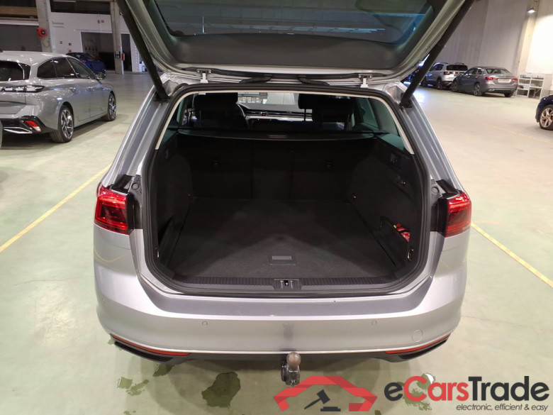 VOLKSWAGEN Passat 2.0 TDI 90KW MSQ VARIANT STYLE BUSINESS #4