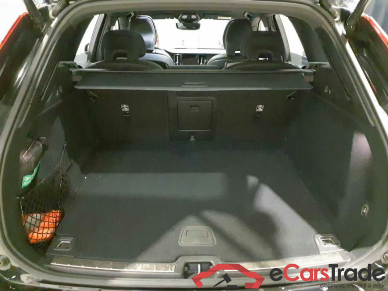 Volvo XC60 (03.2017->) DE - SUV5 B5 (Benzin) AWD EU6d, Ultra Black Edition Mild-Hybrid, (Facelift) 2023 #3