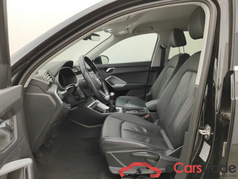 Audi Q3 35 TFSI 5d #3