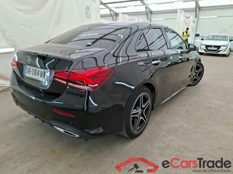 MERCEDES-BENZ Classe A Berline / 2018 / 4P / Berline A 200 d AMG Line 8G-DCT #3
