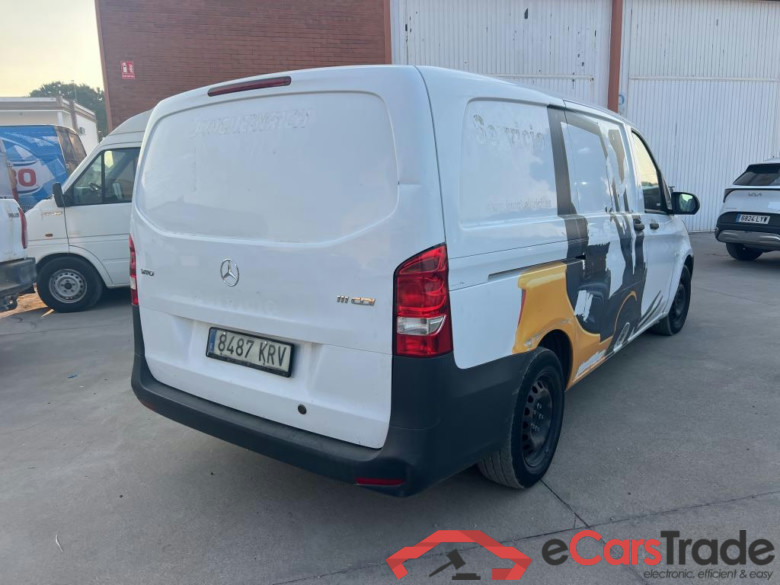 MERCEDES-BENZ Vito / 2014 / 4P / furgón 111 CDI Larga #2