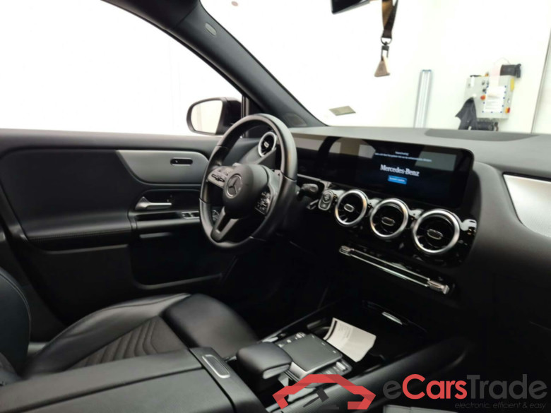 MERCEDES-BENZ GLA 180 BUSINESS LINE #3
