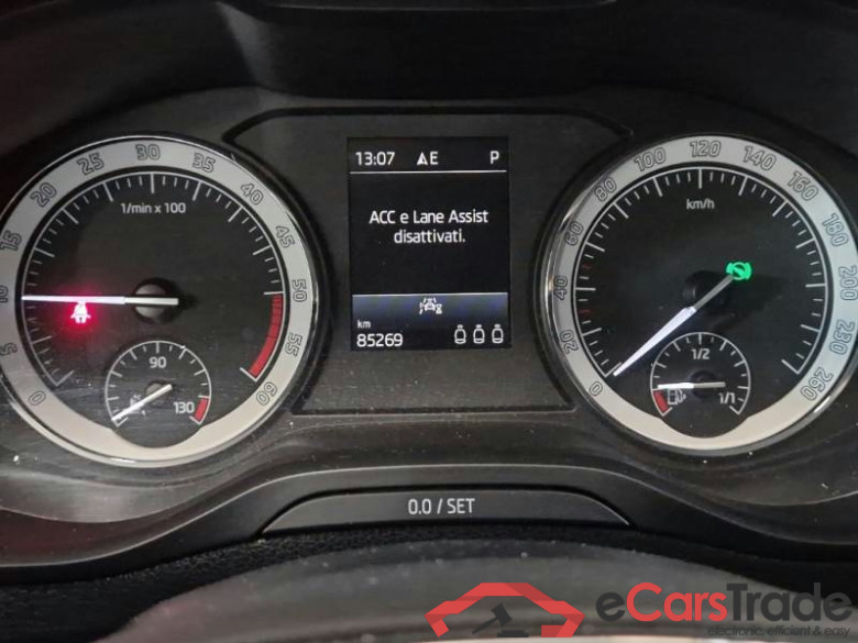 SKODA KAROQ / 2017 / 5P / SUV 2.0 TDI 85KW EVO SCR EXECUTIVE DSG #4