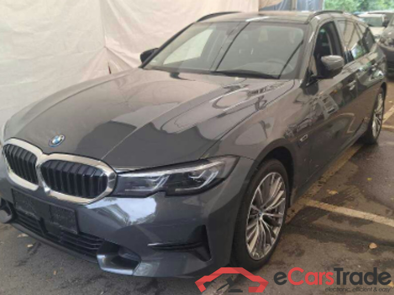 3 Touring 330 e xDrive Sport Line 2.0 185KW AT8 E6d #1