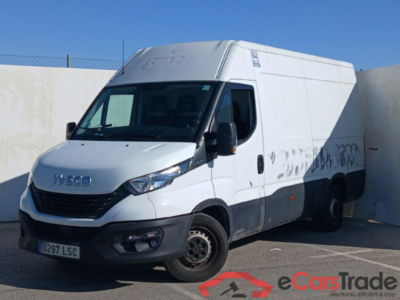 IVECO Daily / 2019 / 4P / furgón 2.3 TD 35S 16 V 3520L/H2 12 M3  Isotermo + Equipo de frio #1