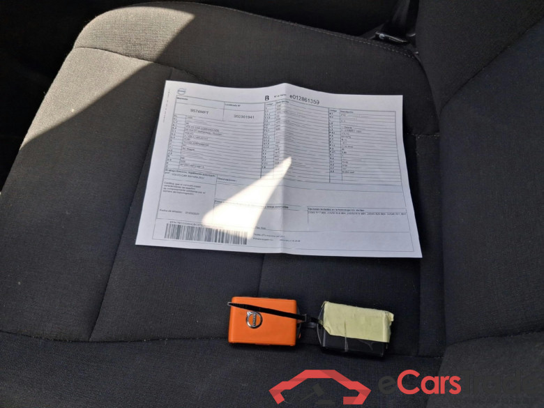VOLVO XC40 / 2021 / 5P / todoterreno 1.5 T2 Essential #5