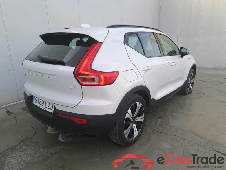 VOLVO XC40 / 2021 / 5P / todoterreno 1.5 T5 Recharge PHEV Plus Dark Auto #2