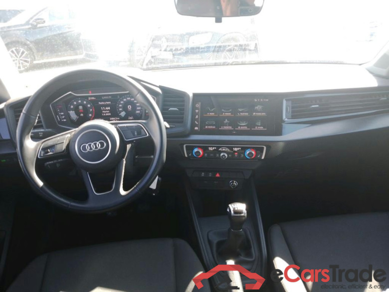 AUDI A1 / 2018 / 5P / berlina con portón Sportback Advanced 25 TFSI 70kW (95CV) (AC) #3