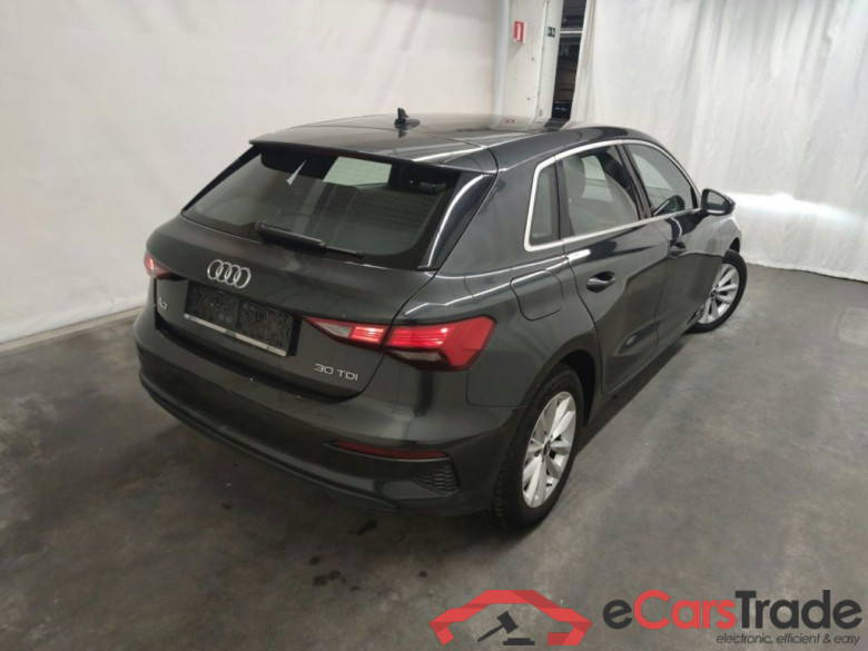 Audi A3 Sportback 2.0 30 TDi 85kW Attraction 5d #2