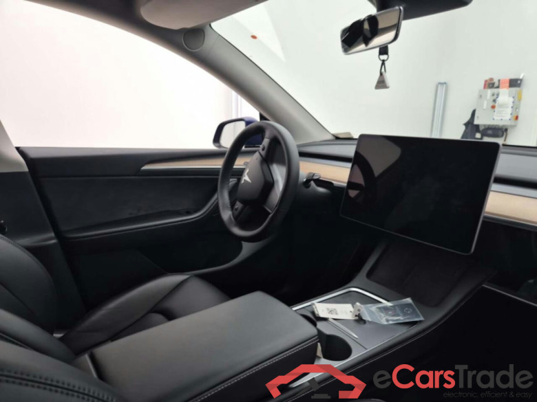 Tesla Model Y 75KWH Long Range Autopilot #3