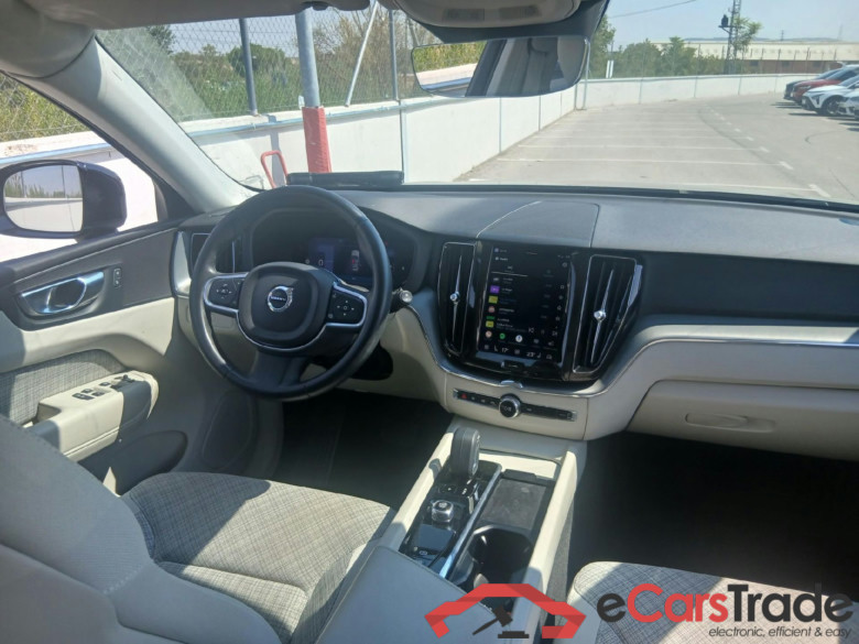 VOLVO XC60 / 2017 / 5P / todoterreno 2.0 B4 D Core Auto #3