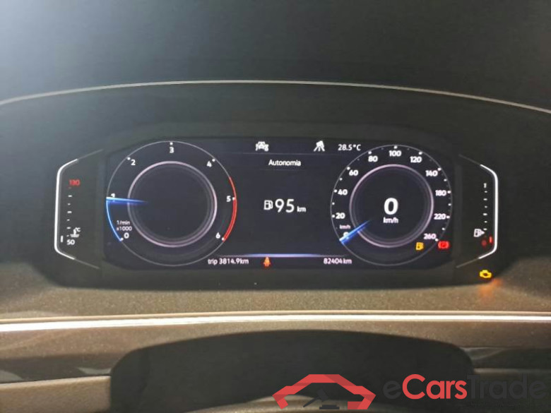VOLKSWAGEN TIGUAN / 2016 / 5P / SUV 2.0 TDI SCR 110KW SPORT BMT #4