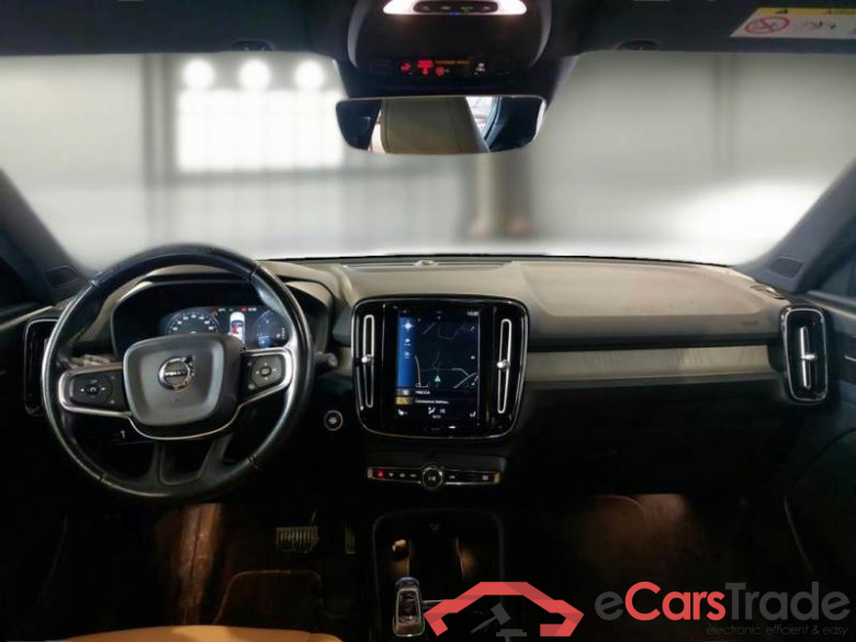 VOLVO XC40 / 2017 / 5P / SUV (V.M.)D4 AWD Geartronic Inscription #3