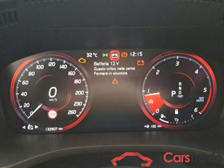 VOLVO XC60 / 2017 / 5P / SUV B5 D AWD GEARTR. INSCRIPTION #4