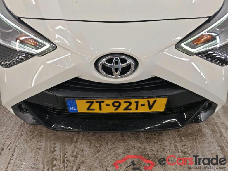 Toyota AYGO 1.0 VVT-i x-play 5d #5