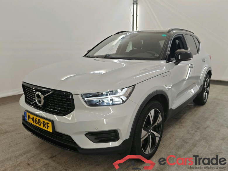 Volvo XC40 Recharge T4 R-Design + Pano
